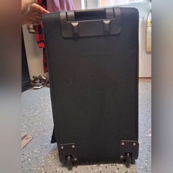 Stylish Black and Gray Men's Duffel Bag - Picture 5 of 7